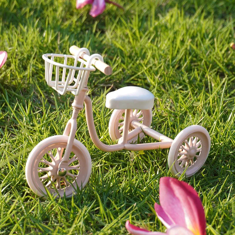 Home Decor Wrought Iron Tricycle Bicycle Model Non-Electric Decorative Ornament The Perfect Gift for Any Occasion
