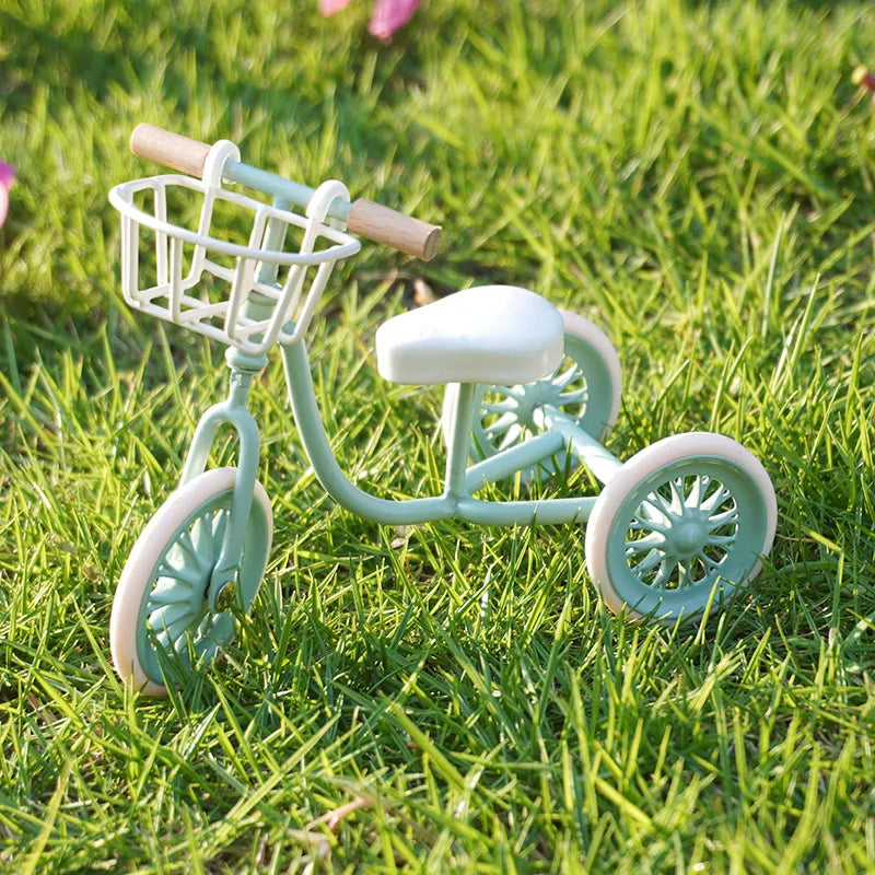 Home Decor Wrought Iron Tricycle Bicycle Model Non-Electric Decorative Ornament The Perfect Gift for Any Occasion
